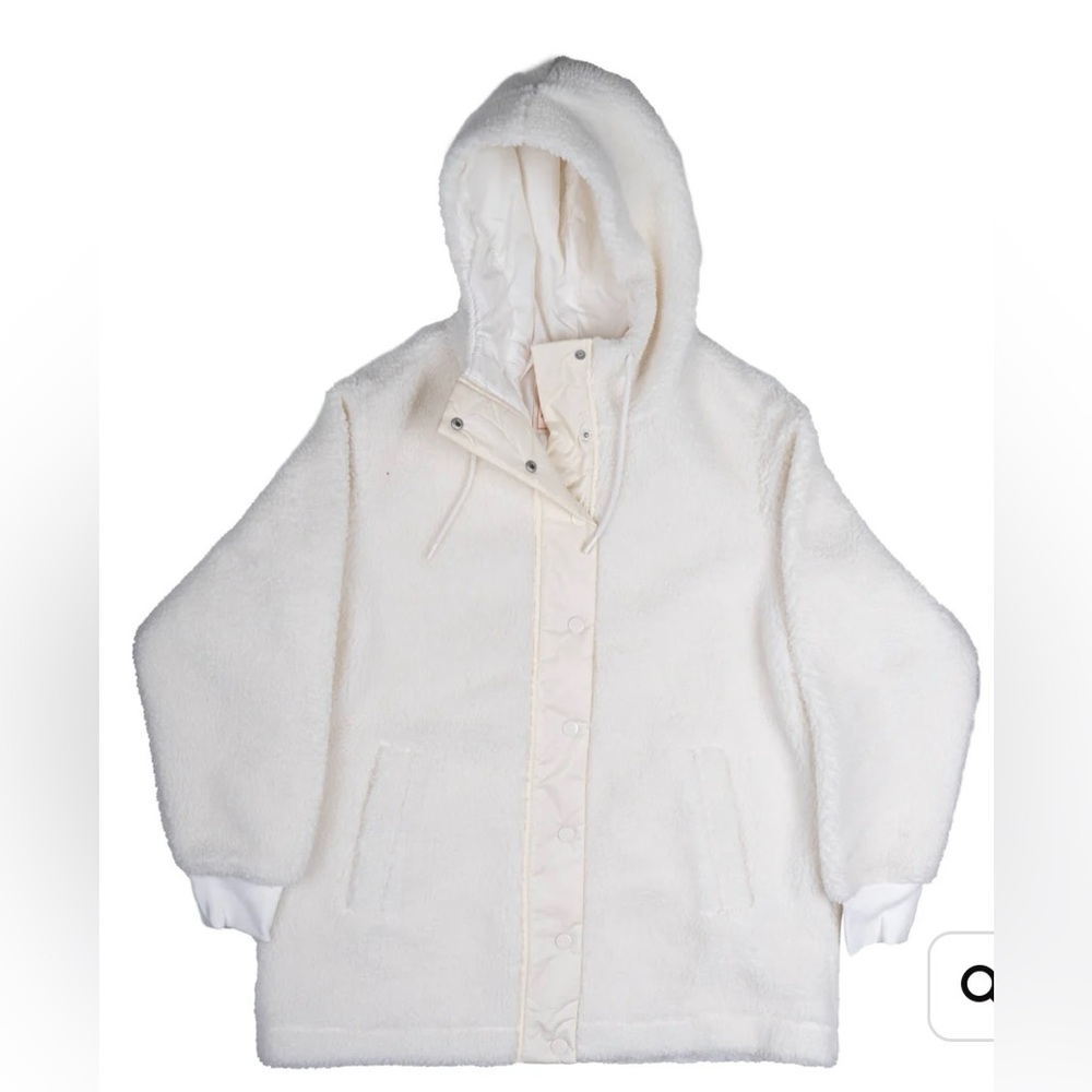 NEW With Tags Levi’s Sherpa Button Down Hoodie Jacket in a cream Color Size L